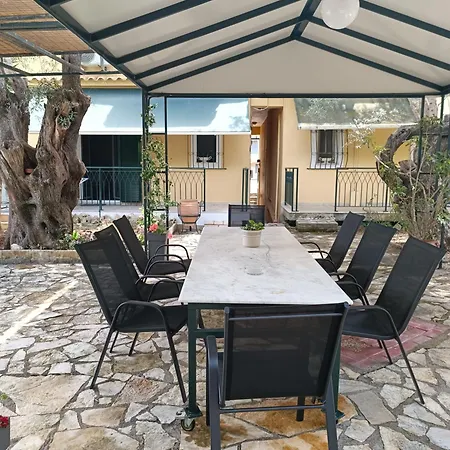 Casa Trizoni Apartment Nikiana